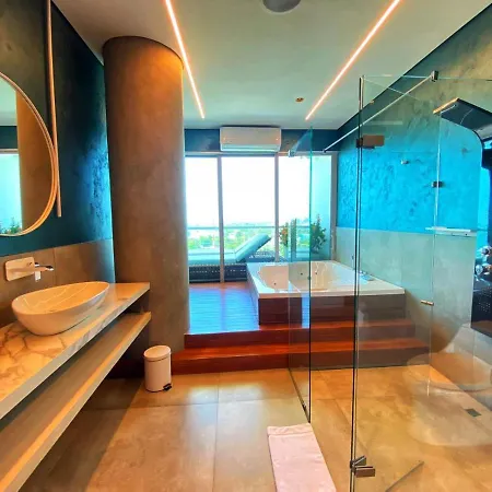 Apartamento Stunning 3br With Sea View In Cartagena
