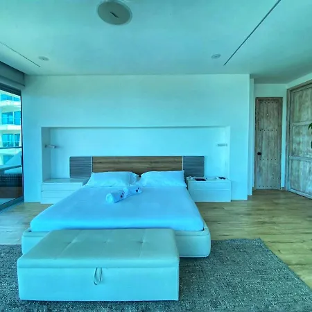 Apartment Stunning 3br With Sea View In Cartagena